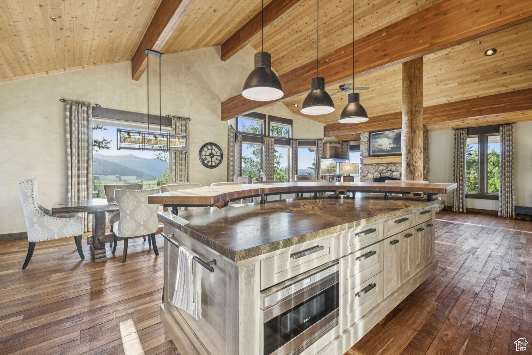 HIDDEN OAKS - Residential Lease