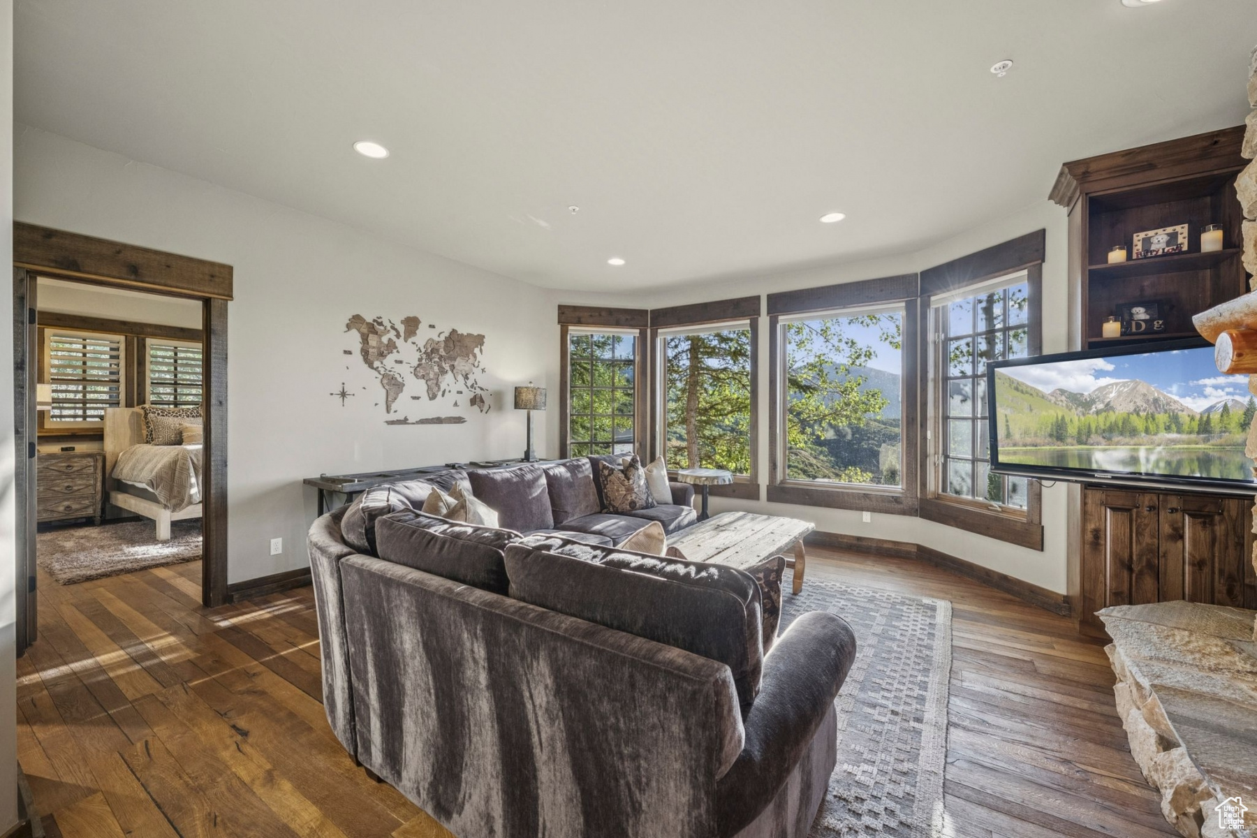 HIDDEN OAKS - Residential Lease