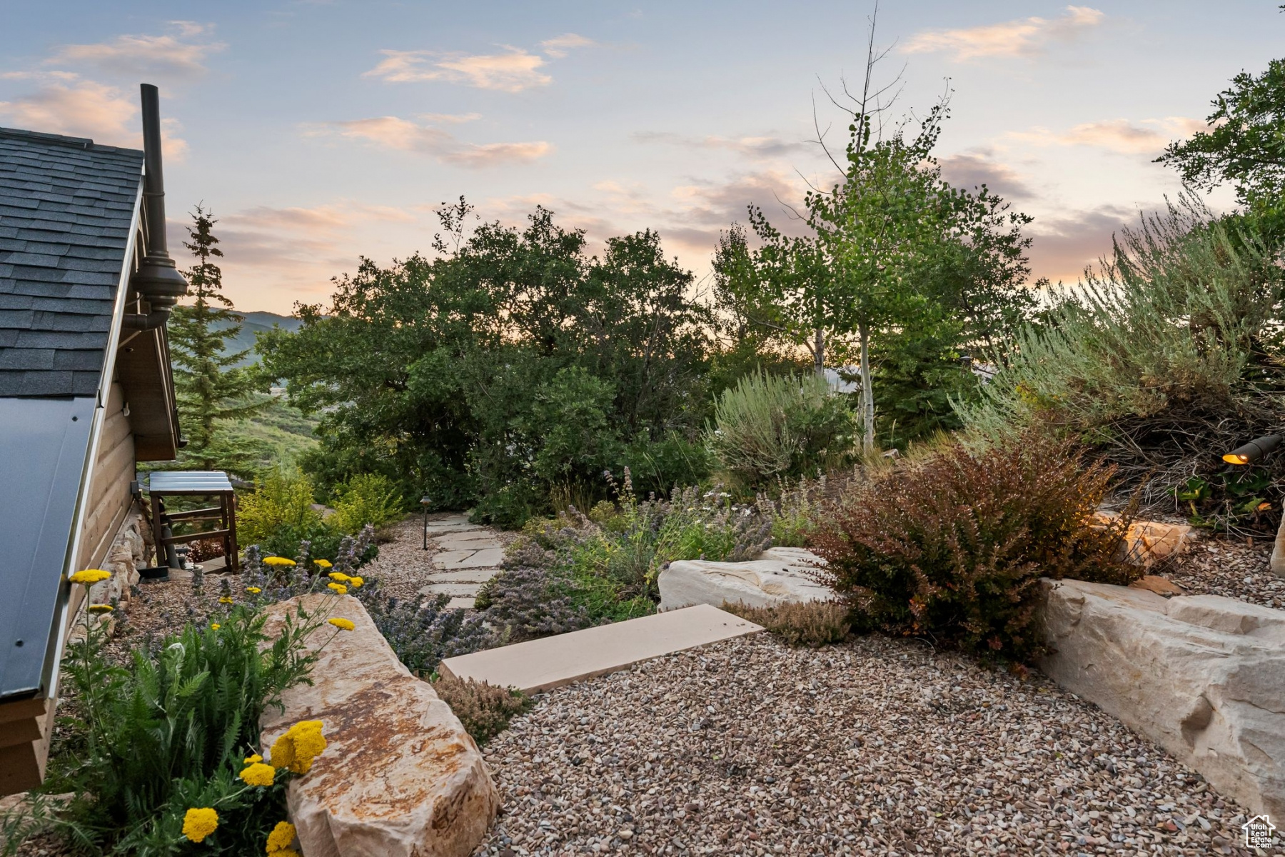 HIDDEN OAKS - Residential Lease