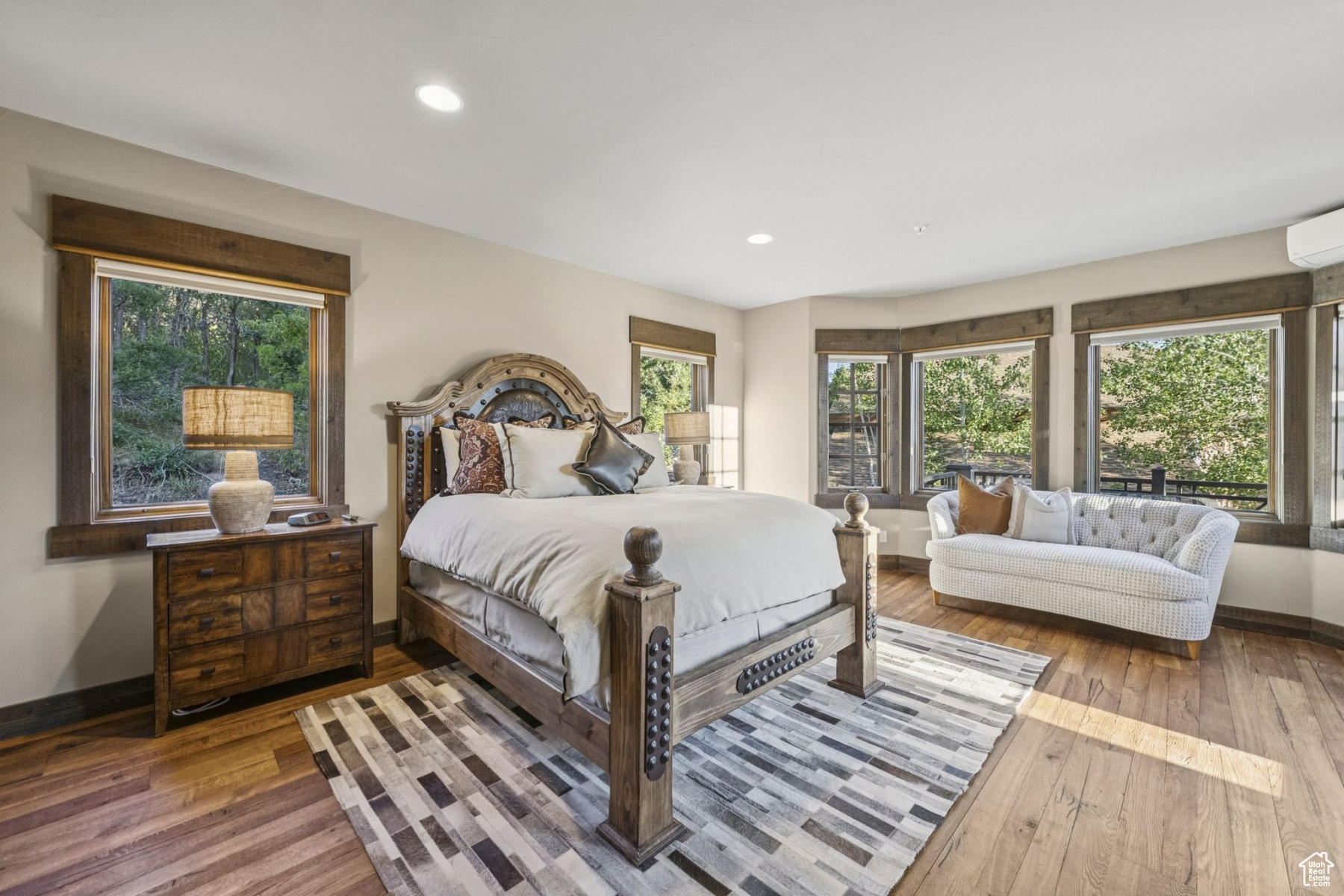 HIDDEN OAKS - Residential Lease