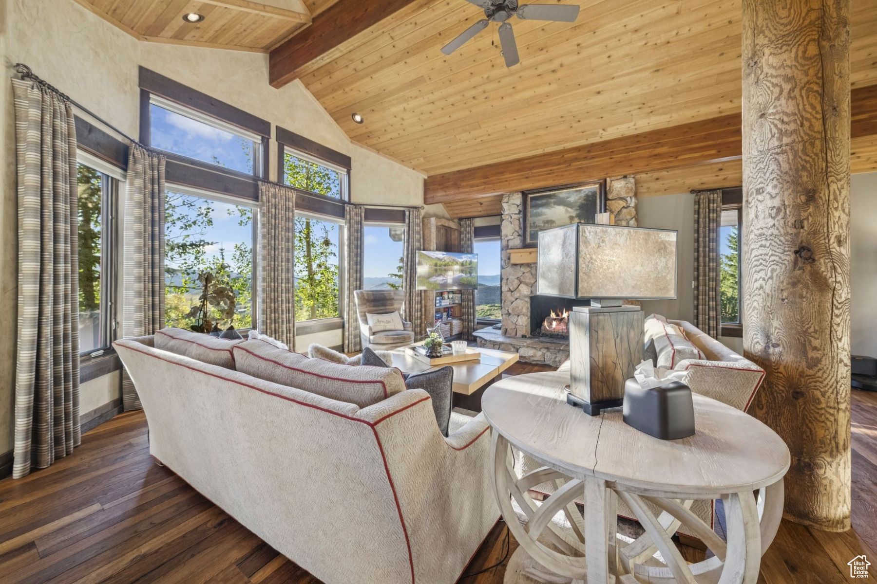 HIDDEN OAKS - Residential Lease