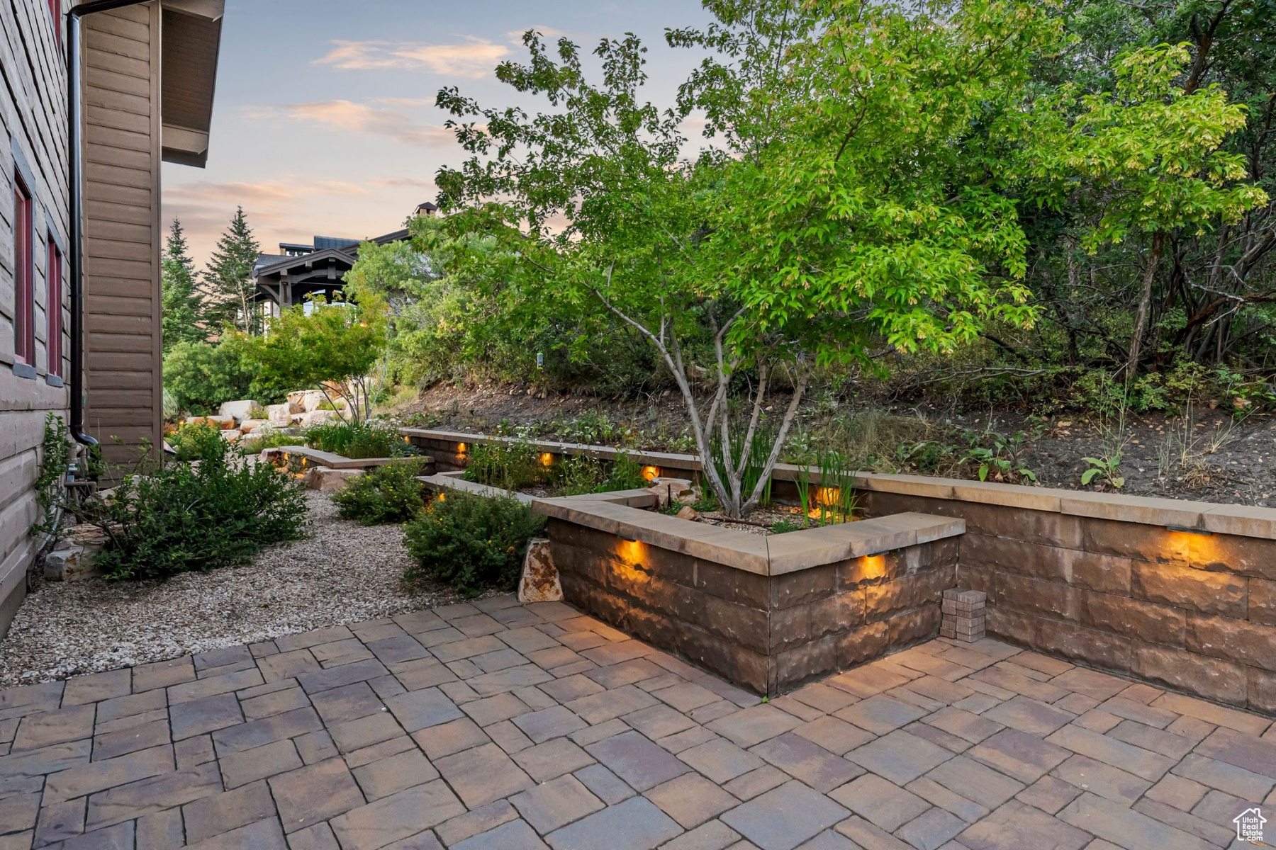 HIDDEN OAKS - Residential Lease