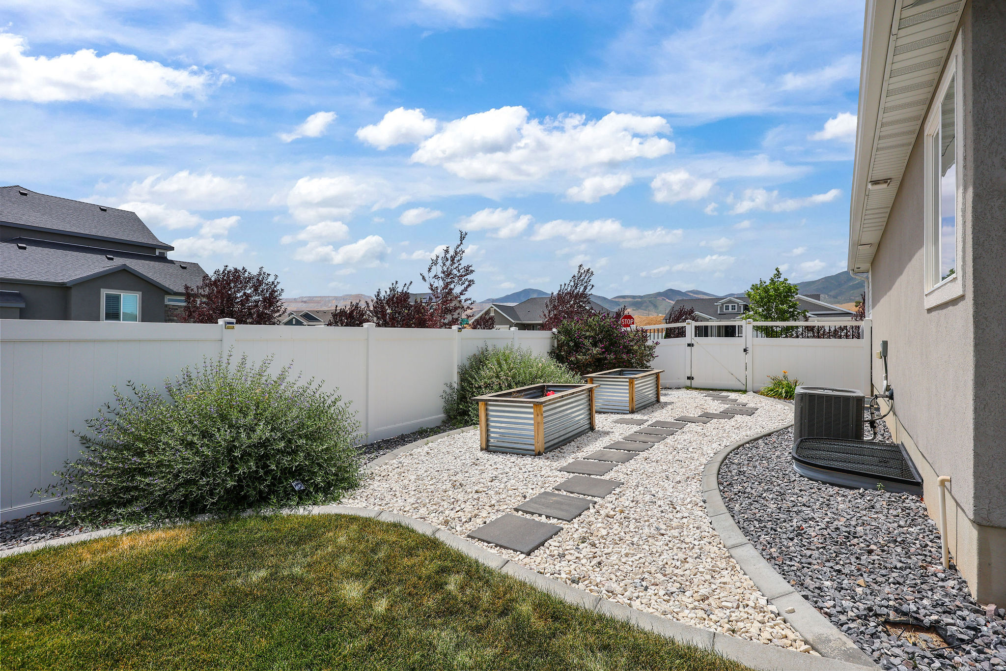 HYDE POINT - Residential