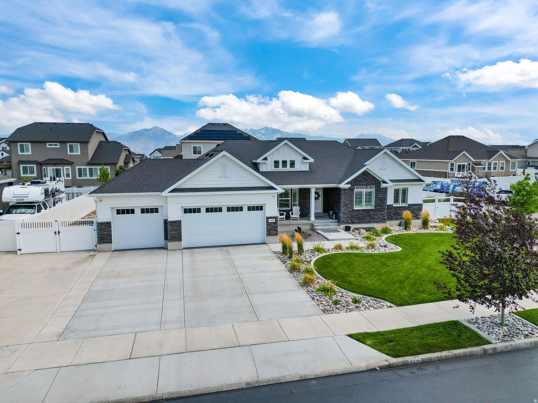 HYDE POINT - Residential