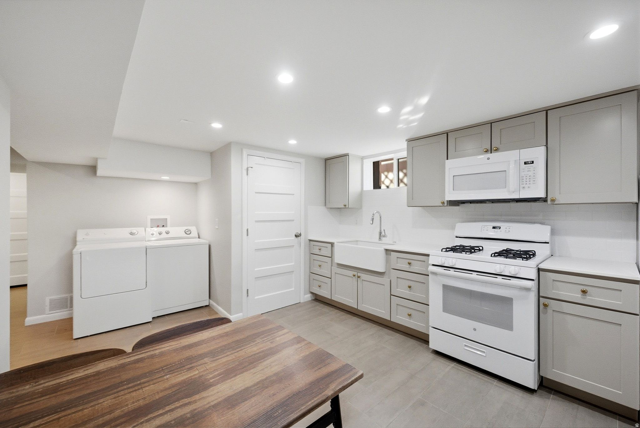 YALECREST - Residential