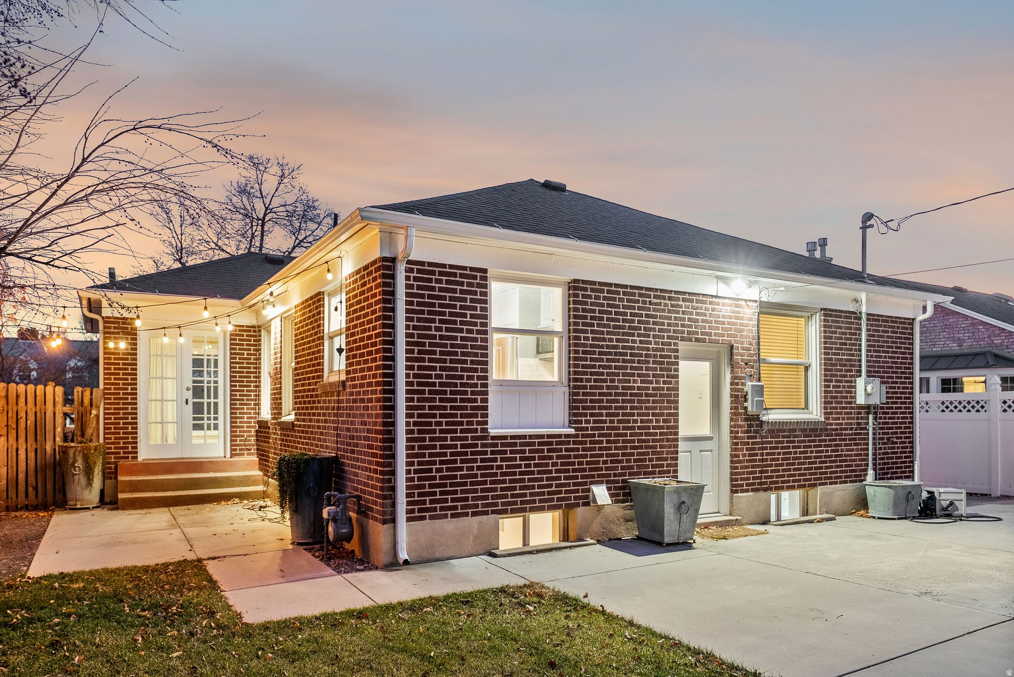 YALECREST - Residential