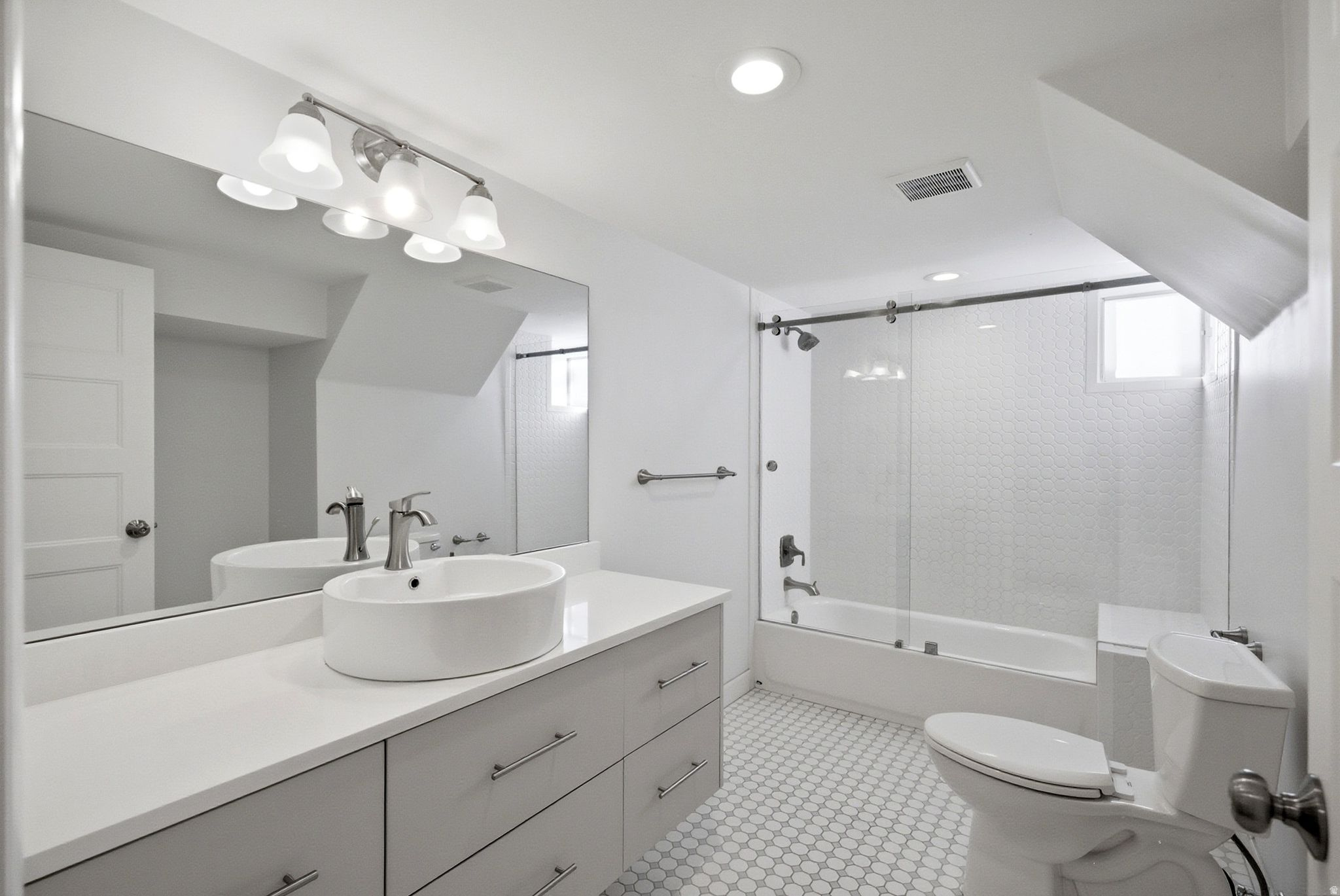 YALECREST - Residential