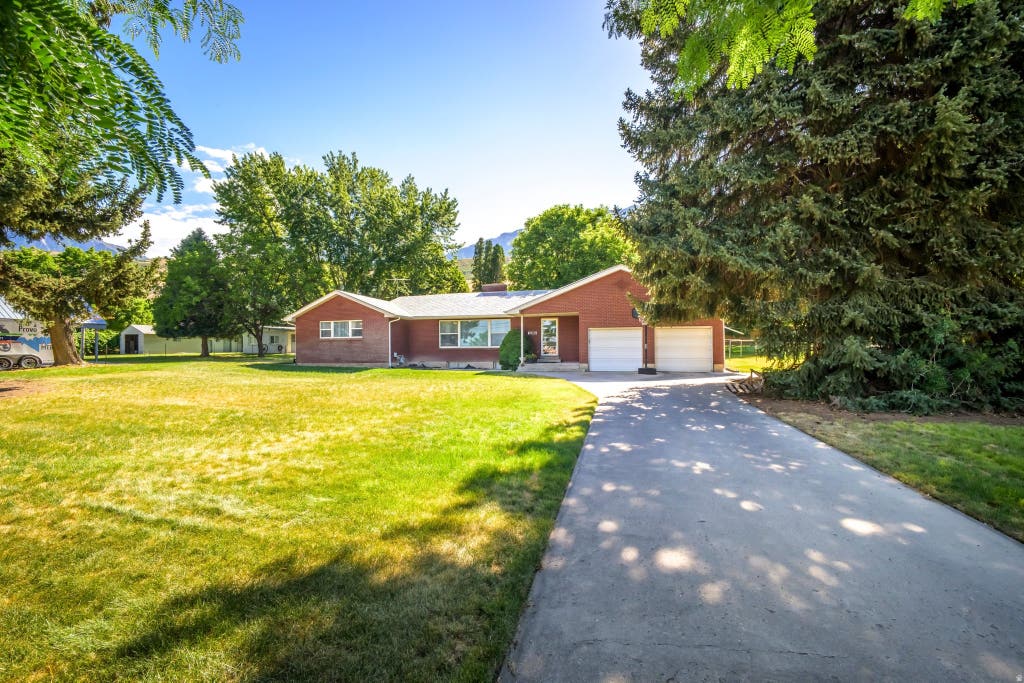 Photo of 5310 N CANYON RD, Provo, UT 84604 (MLS # 2168386)