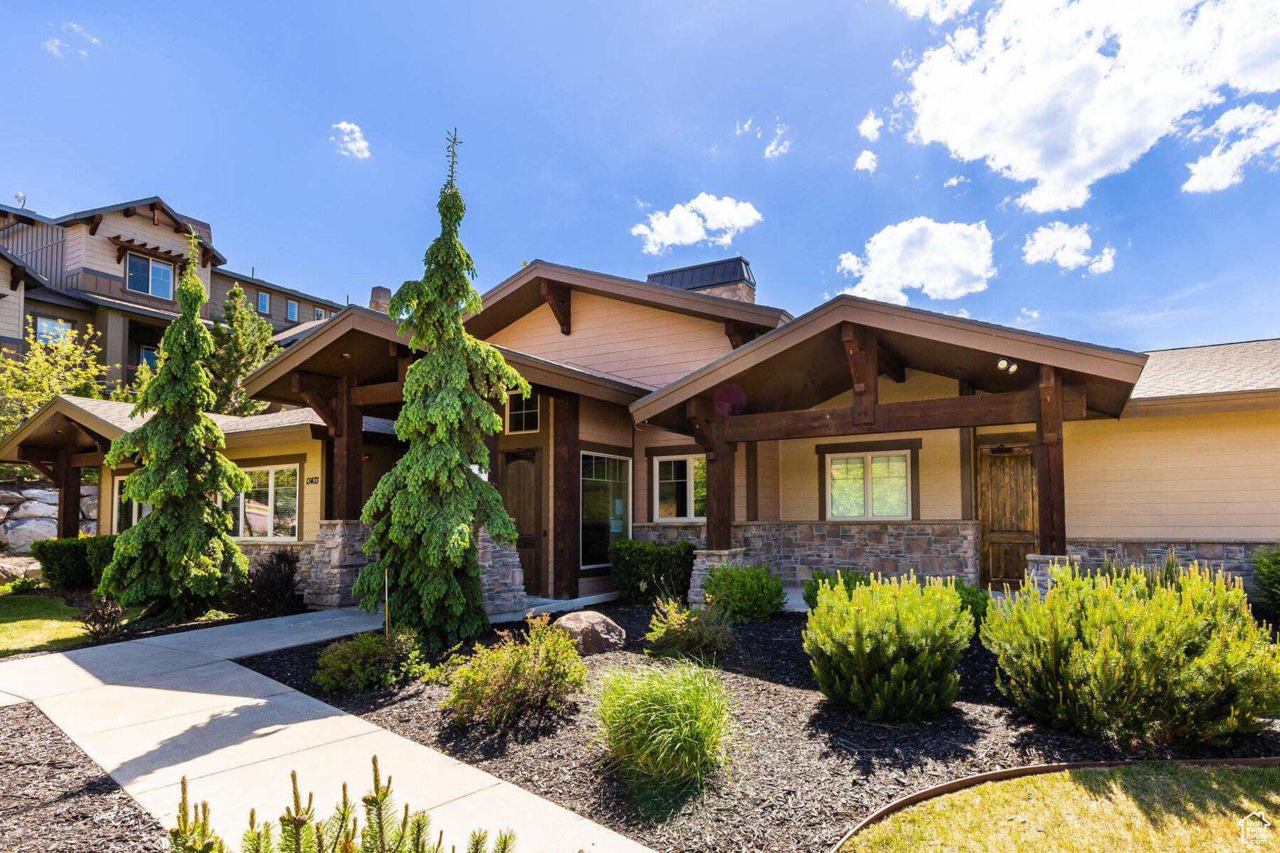 PARKS EDGE - Residential