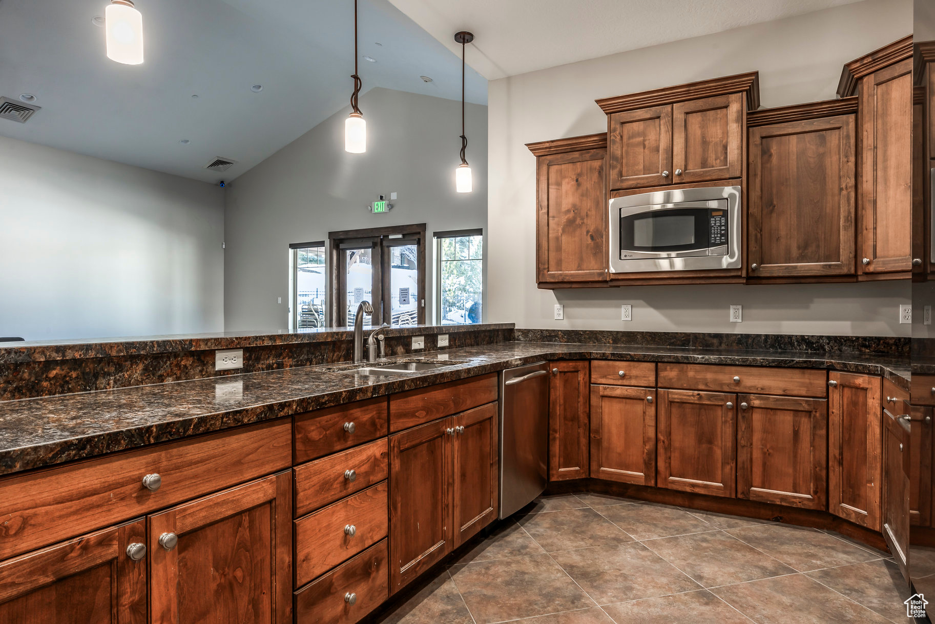 PARKS EDGE - Residential