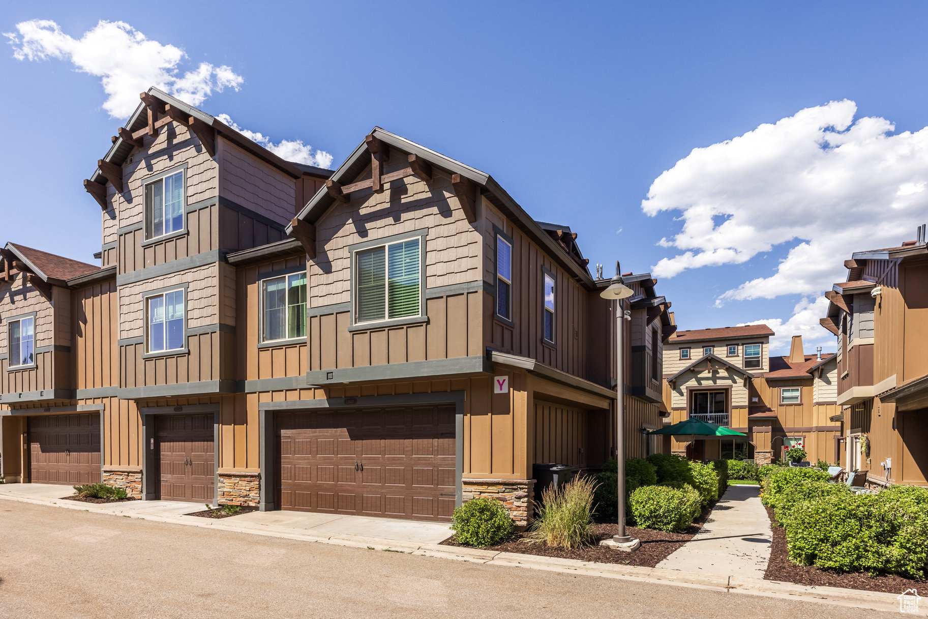 PARKS EDGE - Residential
