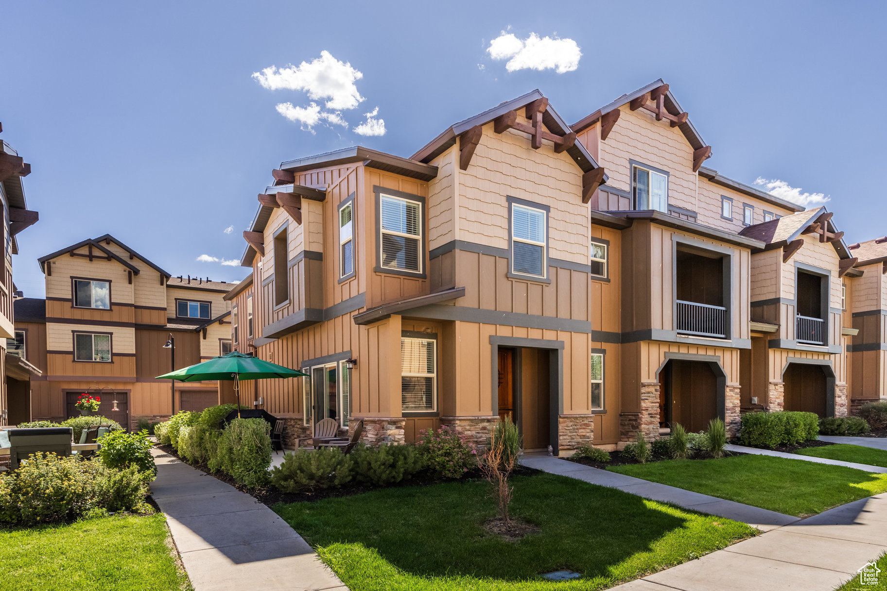 PARKS EDGE - Residential