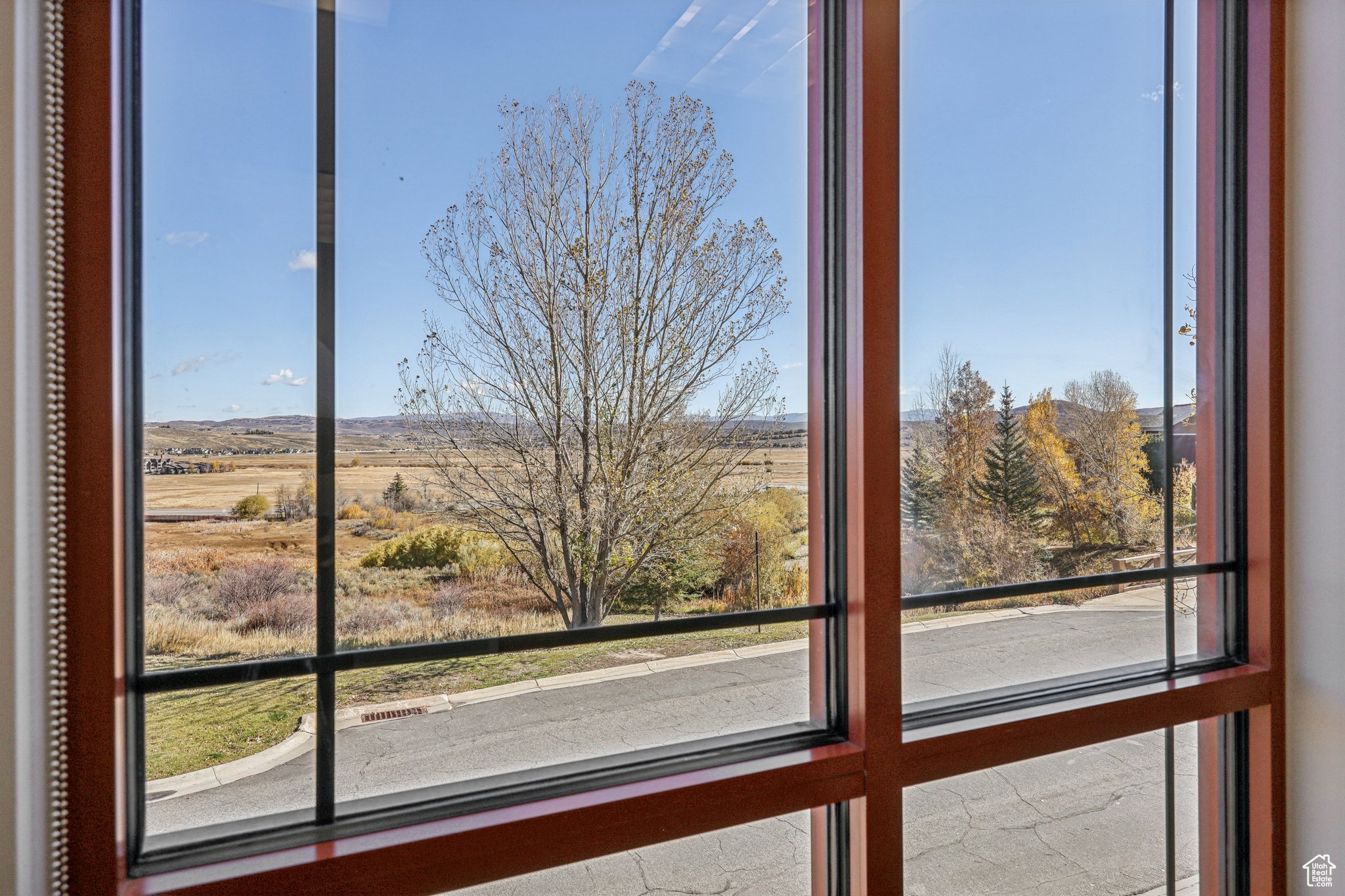 BEAR HOLLOW VILLAGE - Commercial Lease