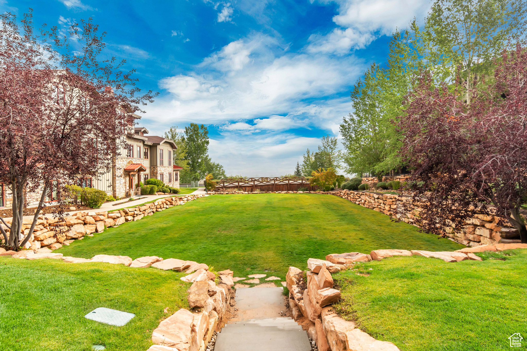 BEAR HOLLOW VILLAGE - Commercial Lease