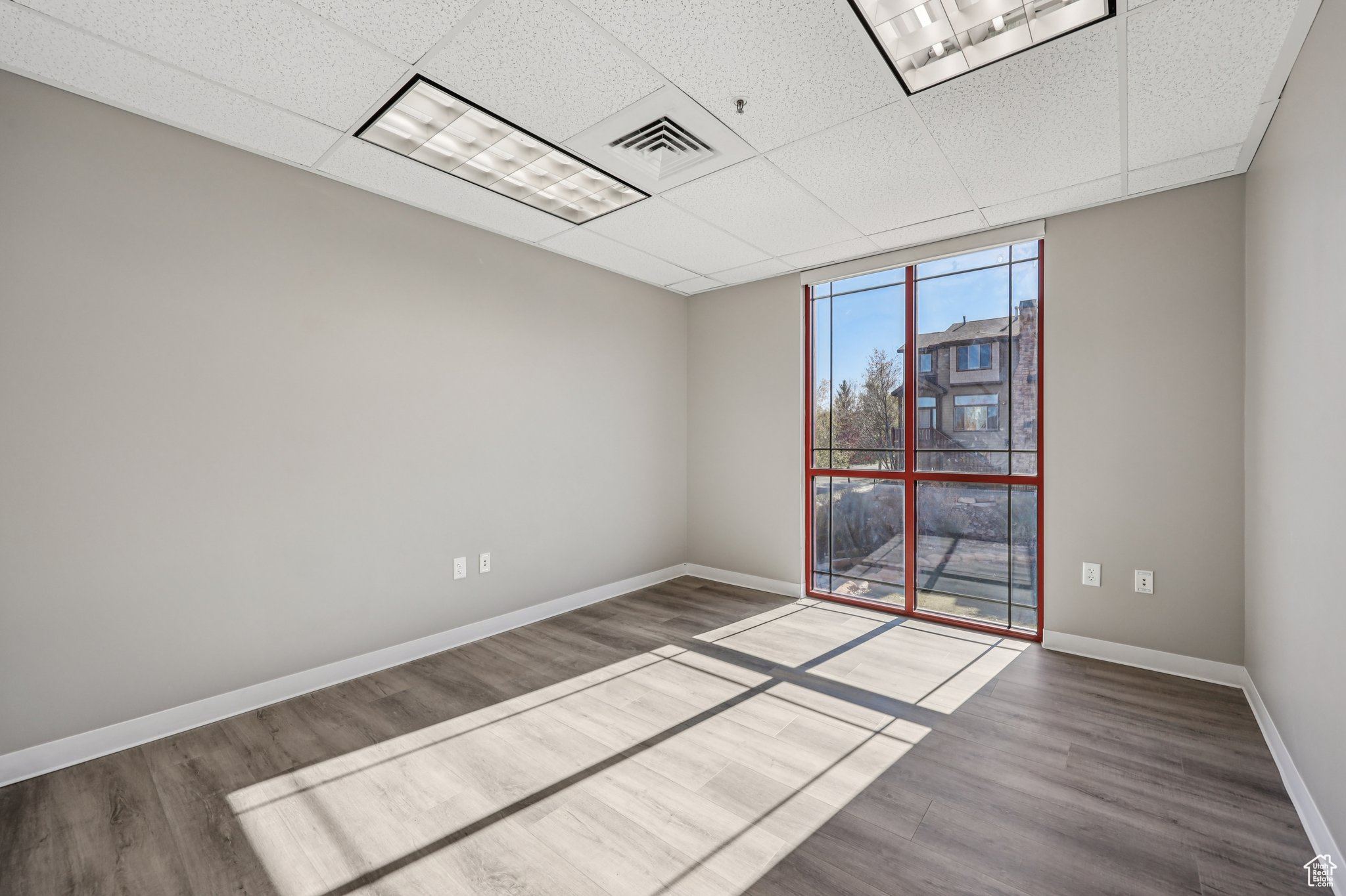 BEAR HOLLOW VILLAGE - Commercial Lease