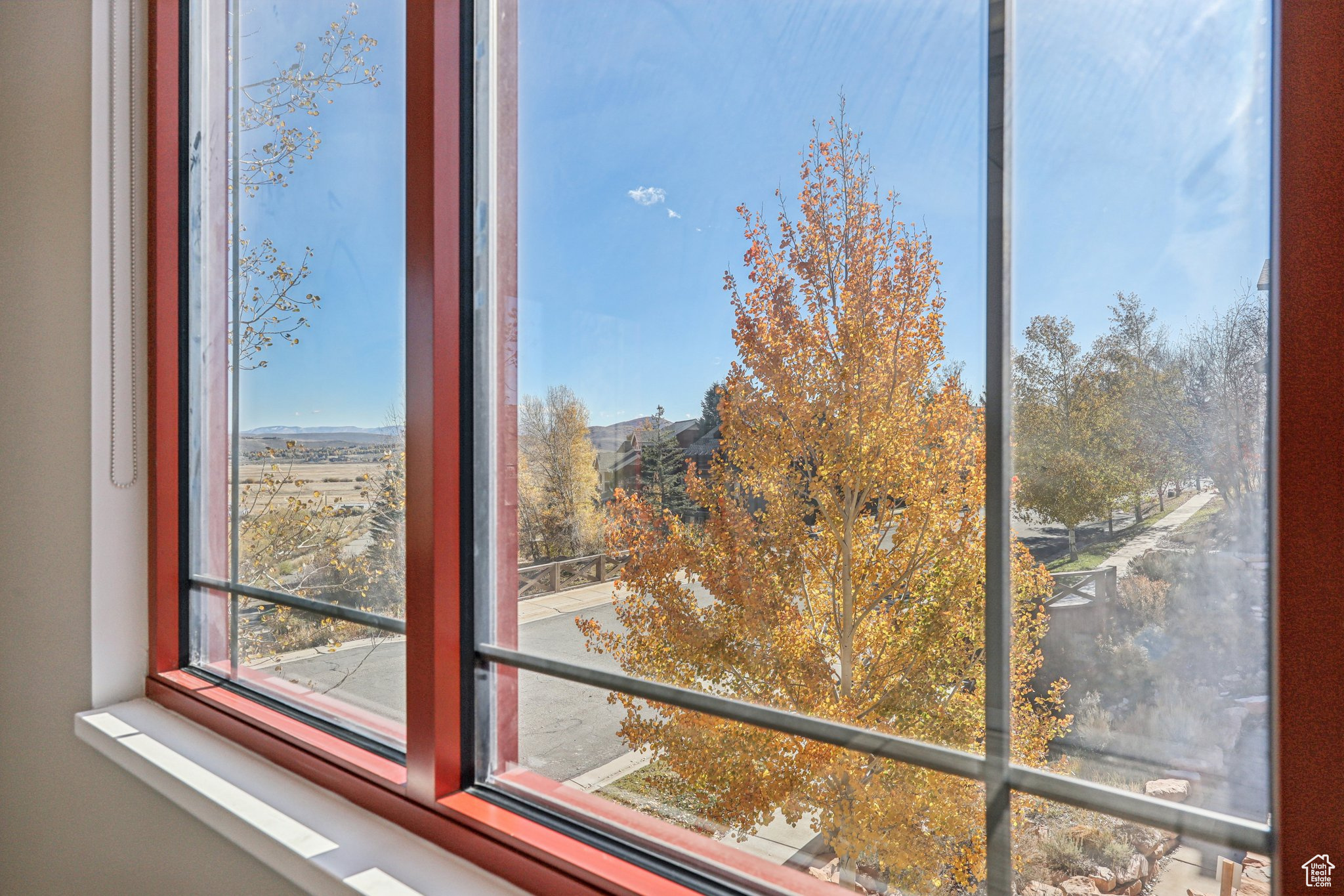 BEAR HOLLOW VILLAGE - Commercial Lease