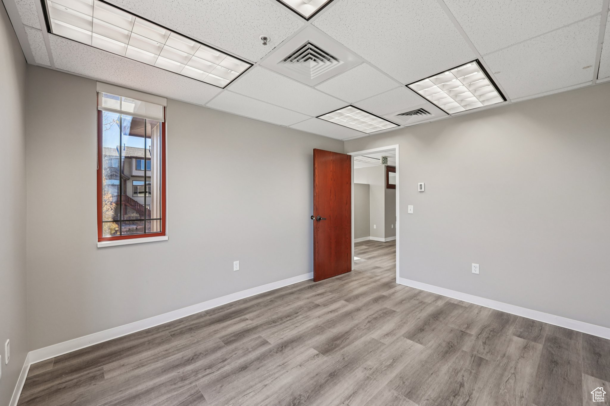 BEAR HOLLOW VILLAGE - Commercial Lease