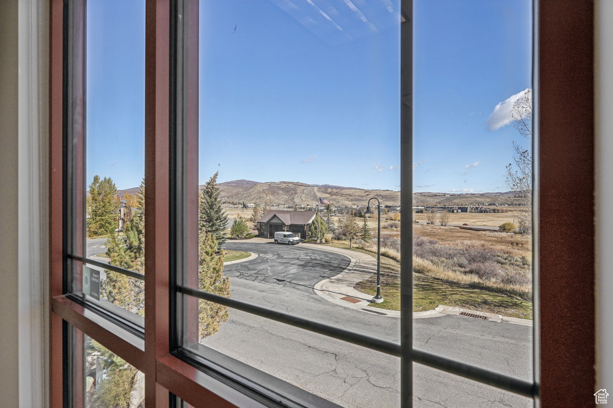 BEAR HOLLOW VILLAGE - Commercial Lease