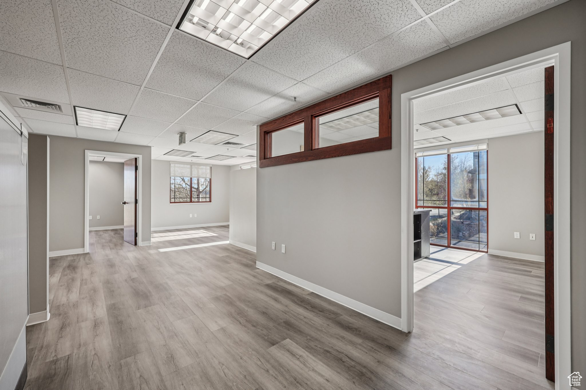 BEAR HOLLOW VILLAGE - Commercial Lease