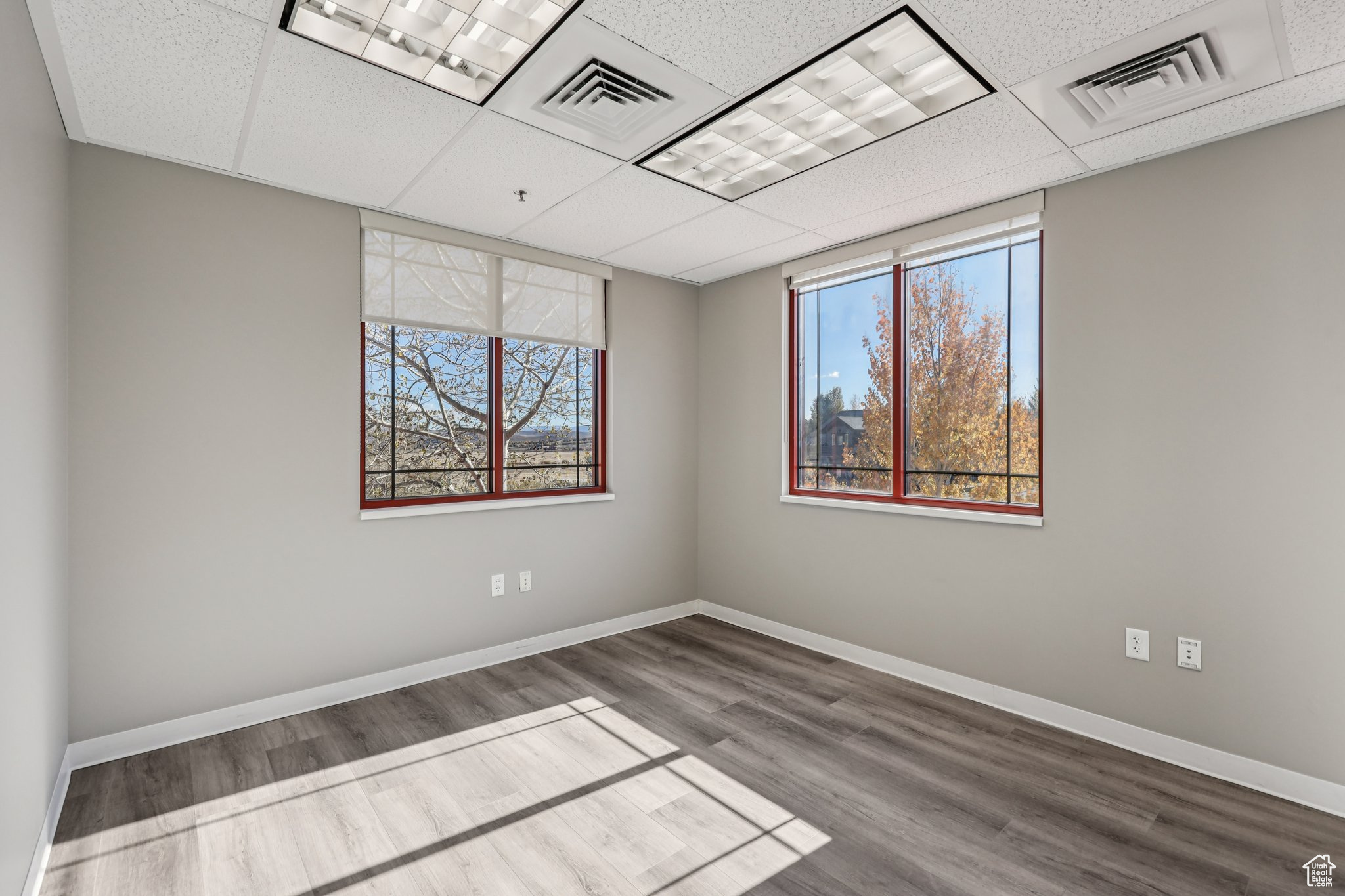 BEAR HOLLOW VILLAGE - Commercial Lease