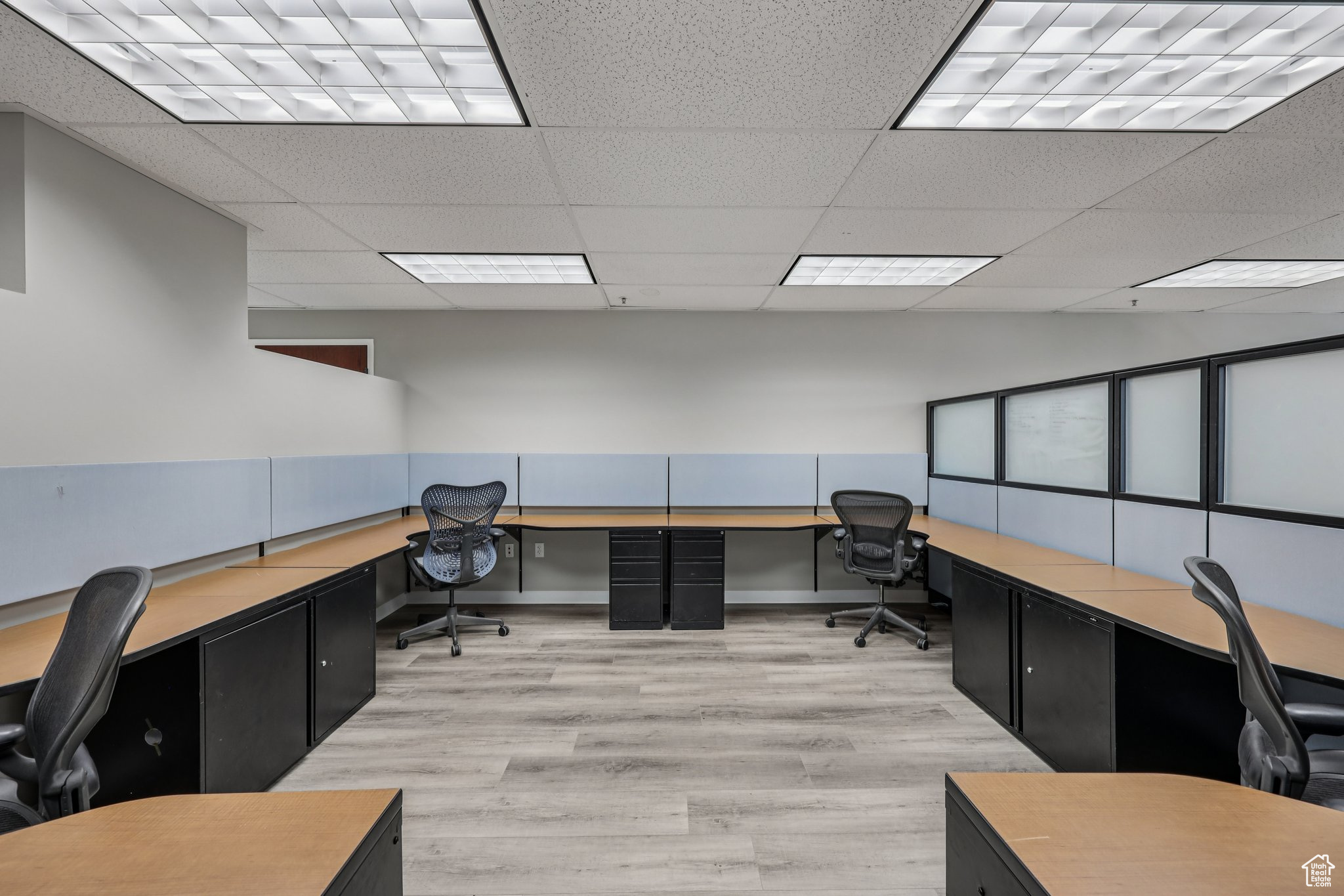 BEAR HOLLOW VILLAGE - Commercial Lease