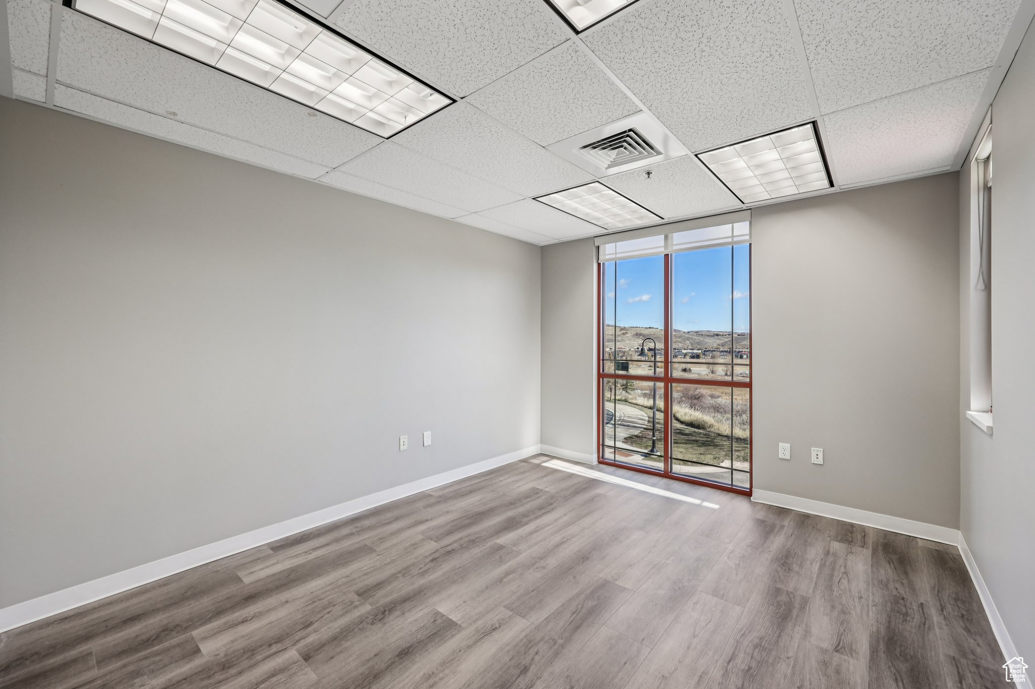 BEAR HOLLOW VILLAGE - Commercial Lease