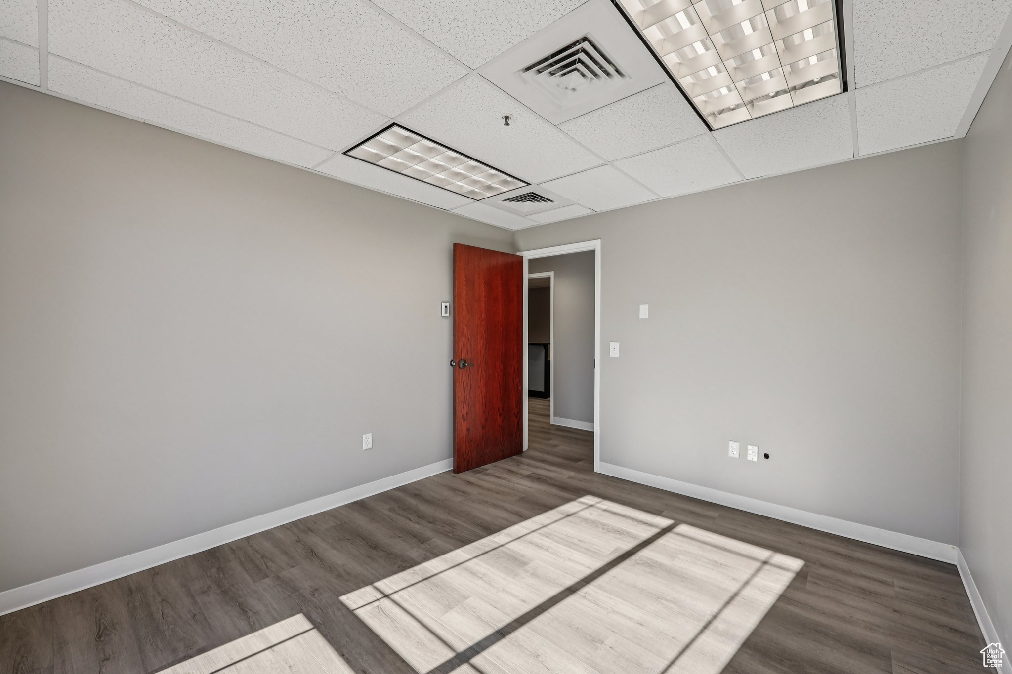 BEAR HOLLOW VILLAGE - Commercial Lease