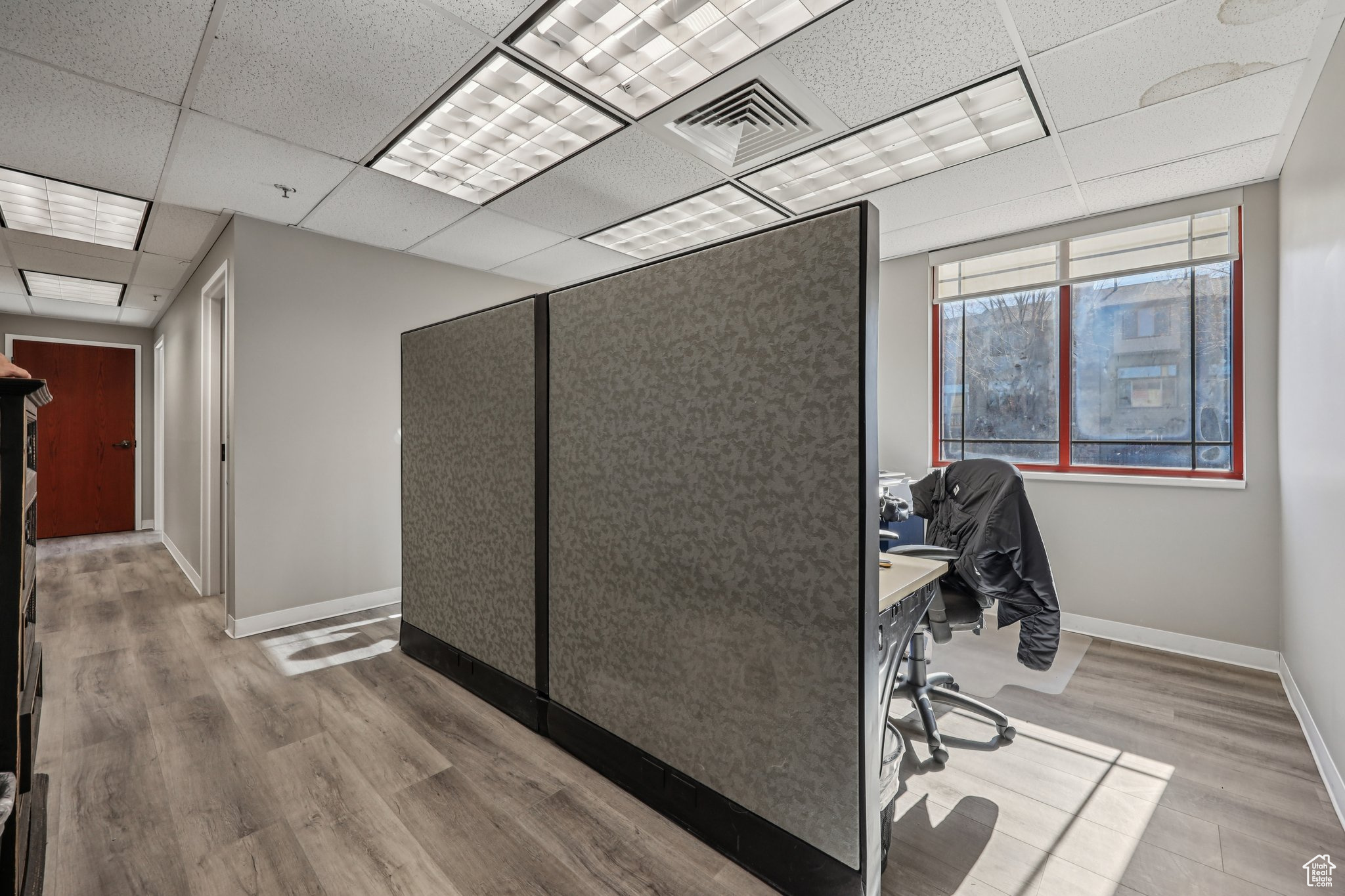 BEAR HOLLOW VILLAGE - Commercial Lease