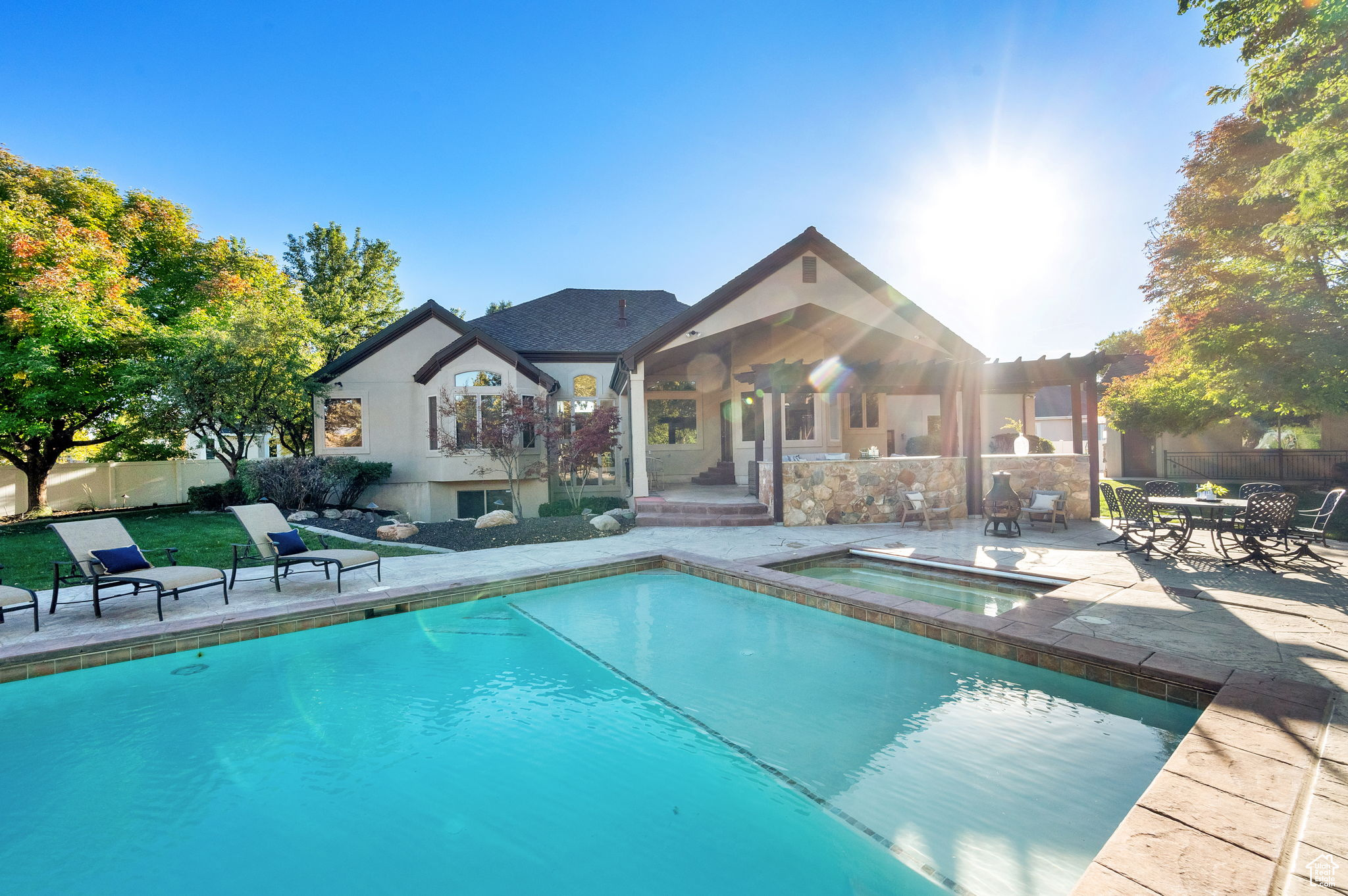 PARKWAY PALISADES - Residential