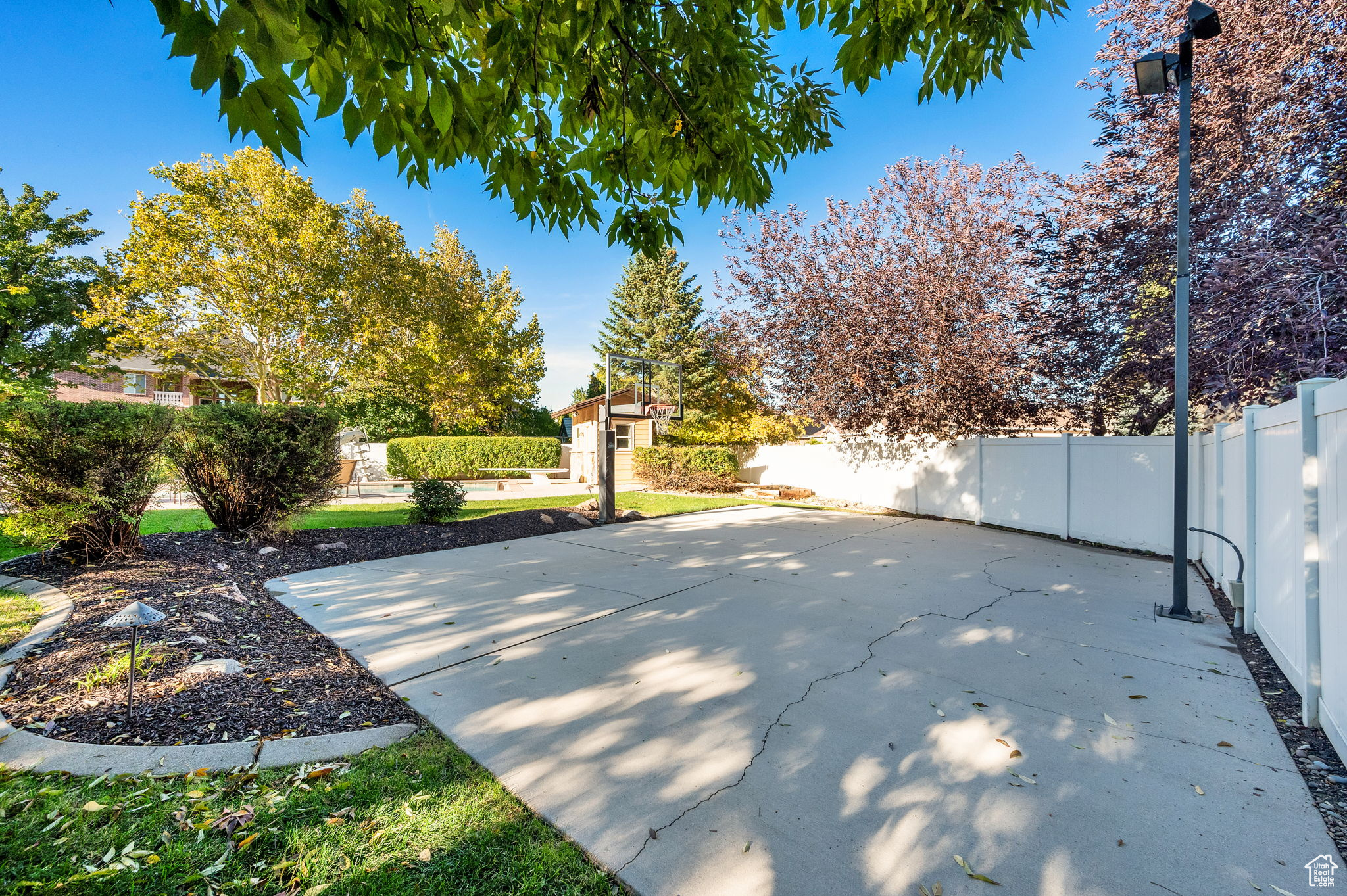 PARKWAY PALISADES - Residential