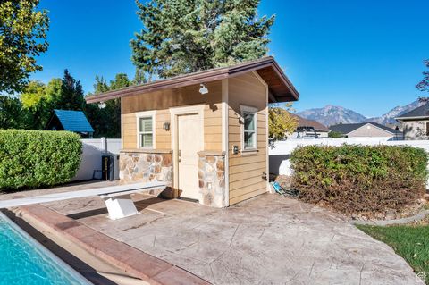 Tiny photo for 11331 S CARRIE RIM CIR, South Jordan, UT 84095 (MLS # 2114569)
