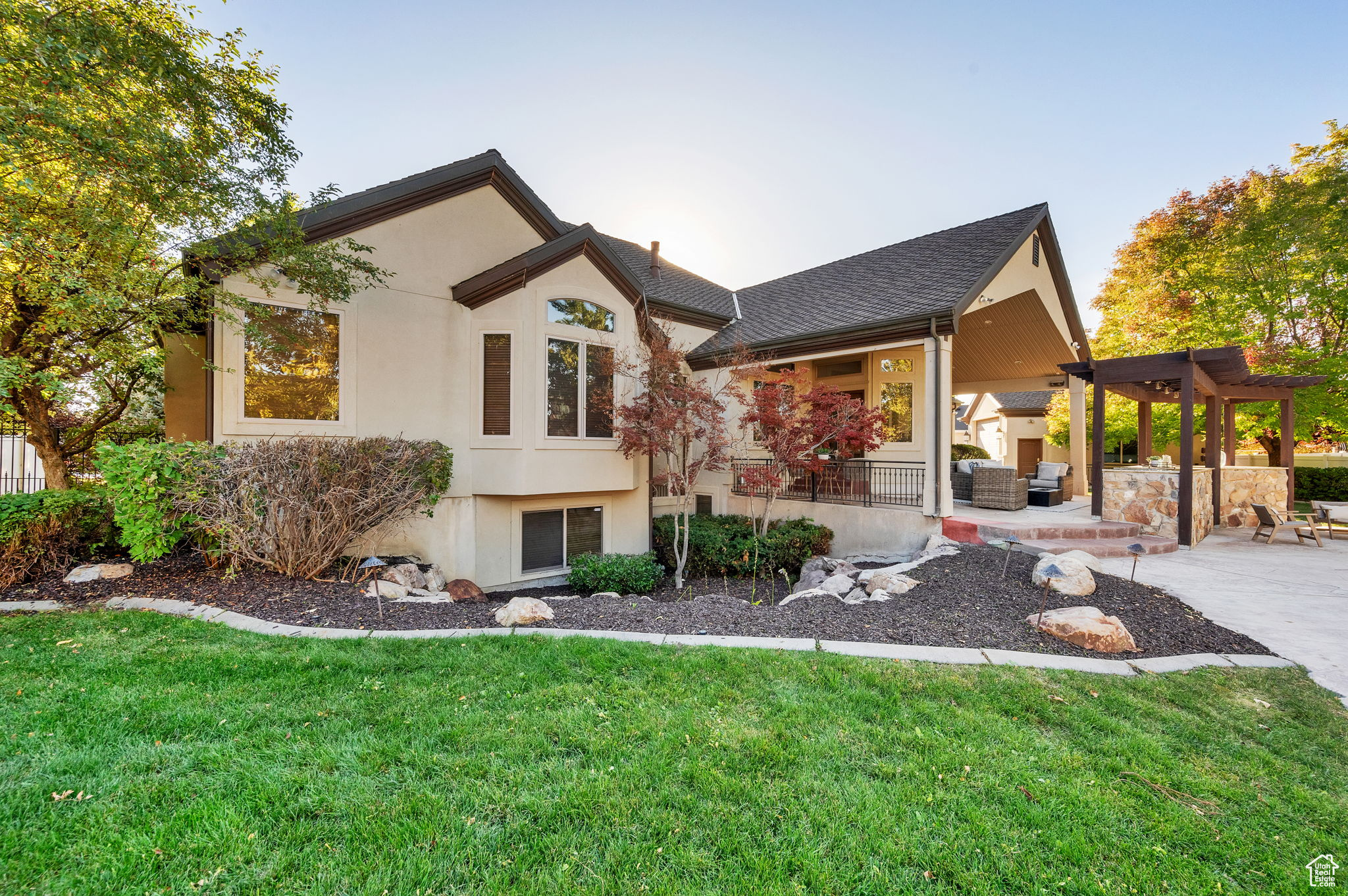PARKWAY PALISADES - Residential