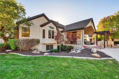 Tiny photo for 11331 S CARRIE RIM CIR, South Jordan, UT 84095 (MLS # 2114569)