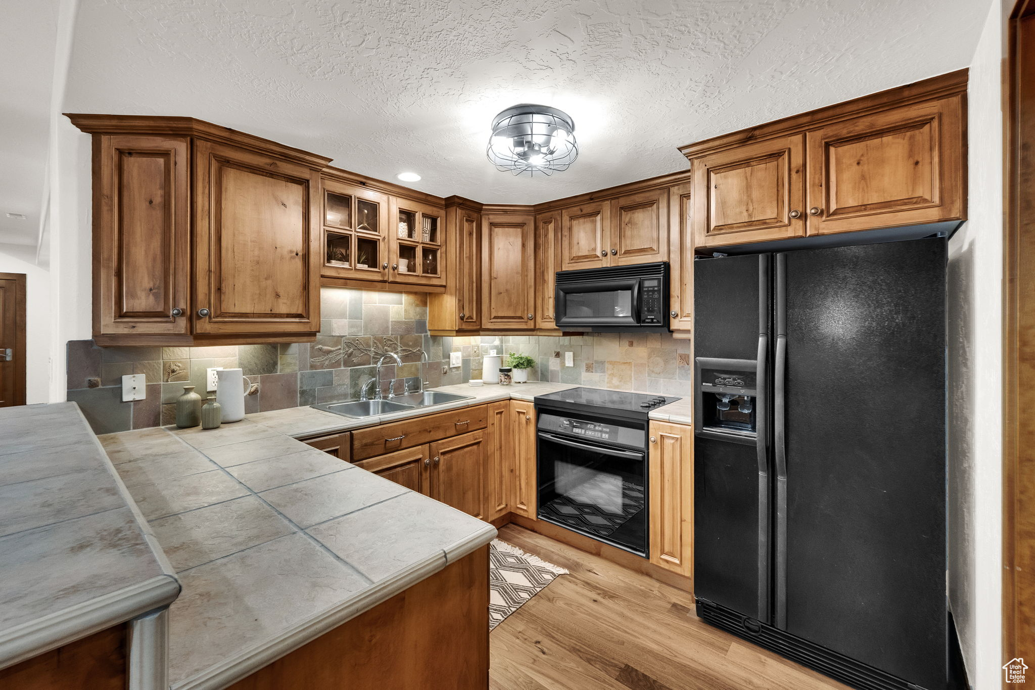 PARKWAY PALISADES - Residential