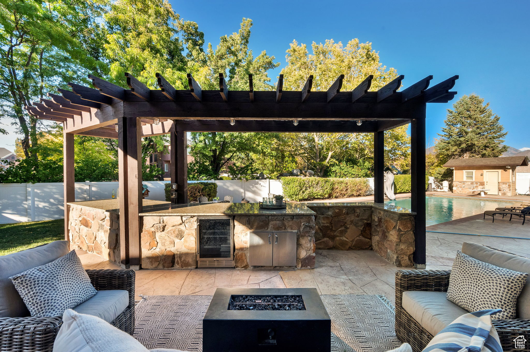 PARKWAY PALISADES - Residential