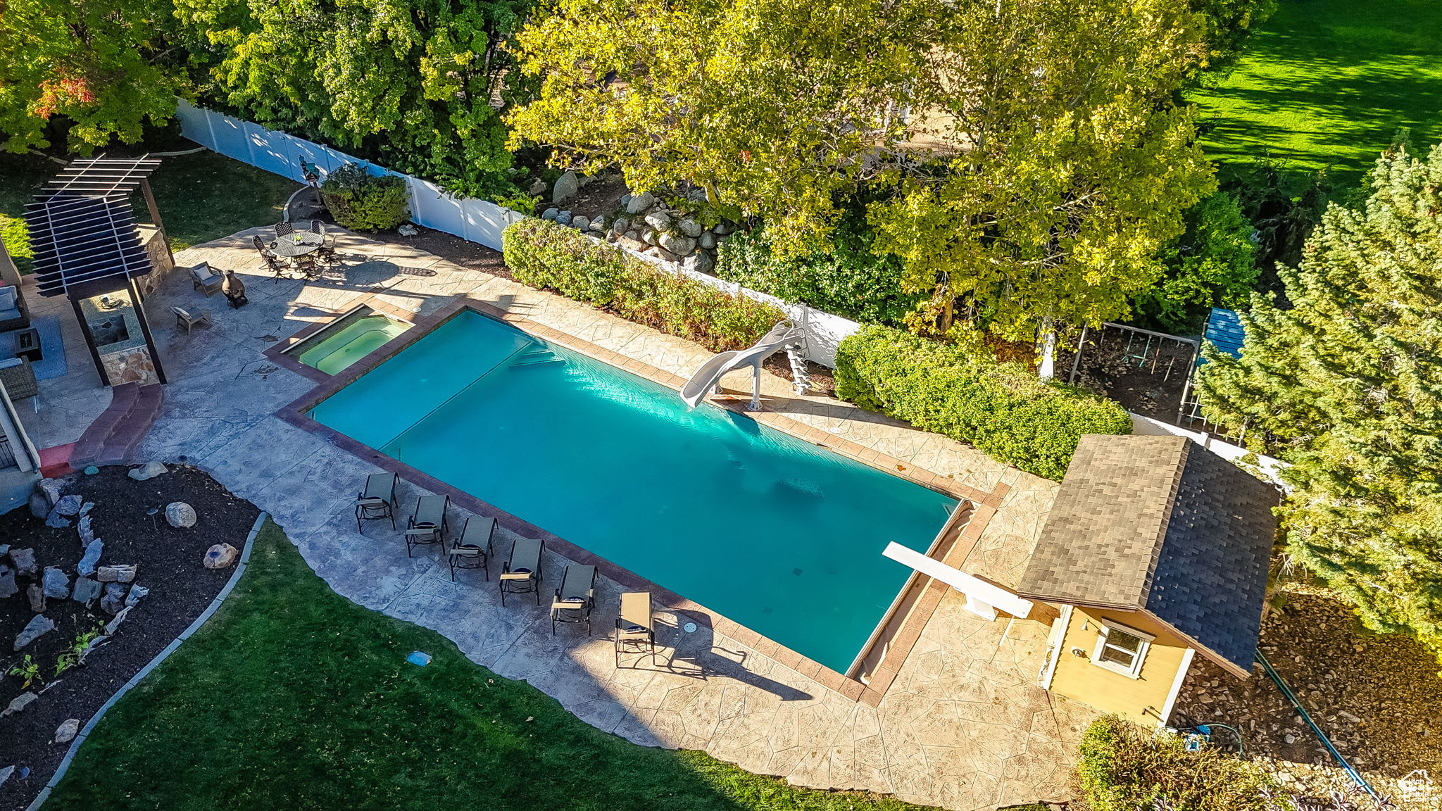 PARKWAY PALISADES - Residential