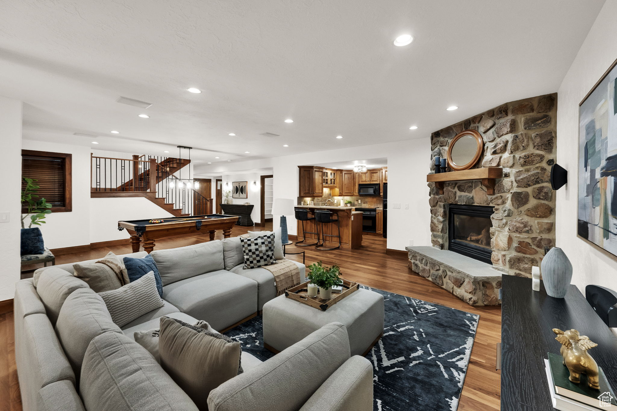 PARKWAY PALISADES - Residential