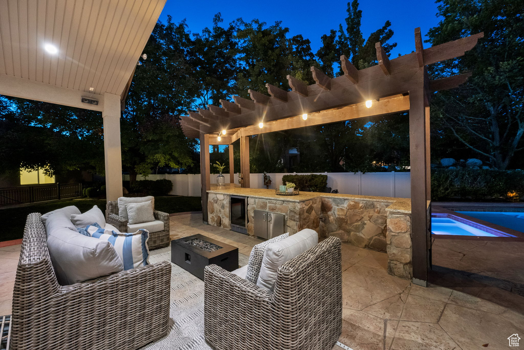 PARKWAY PALISADES - Residential