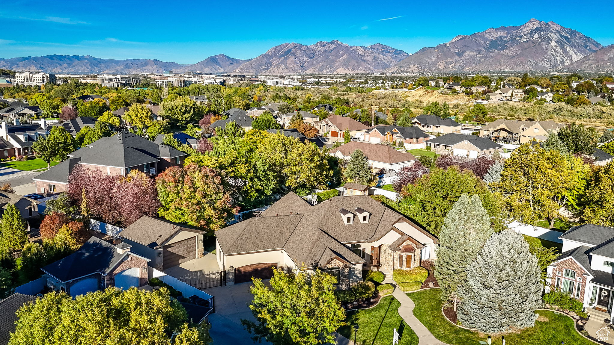 PARKWAY PALISADES - Residential