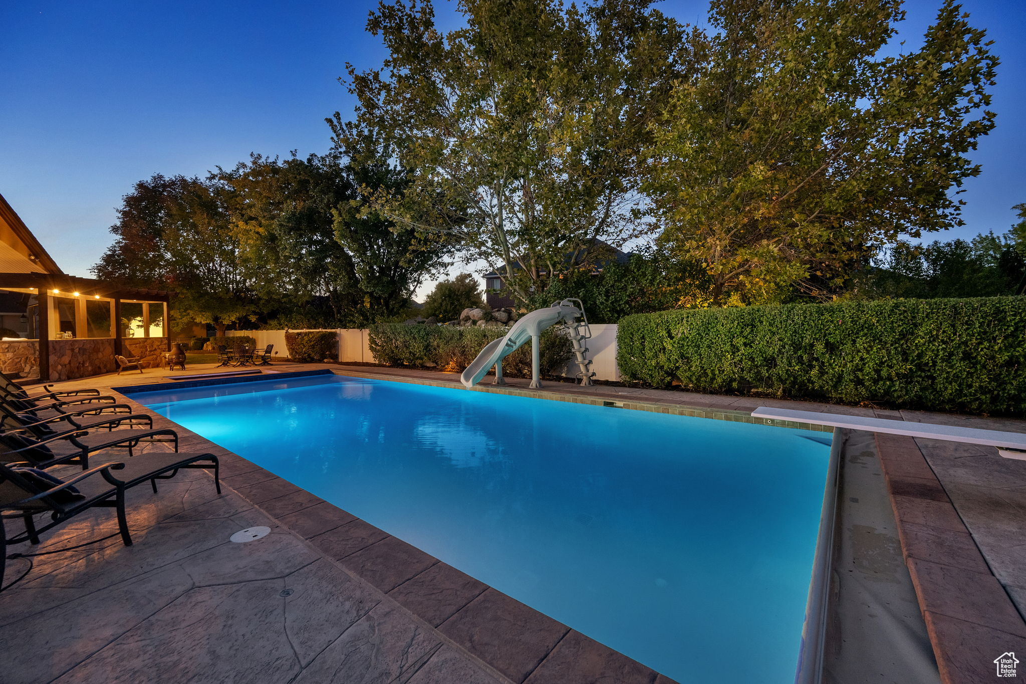 PARKWAY PALISADES - Residential