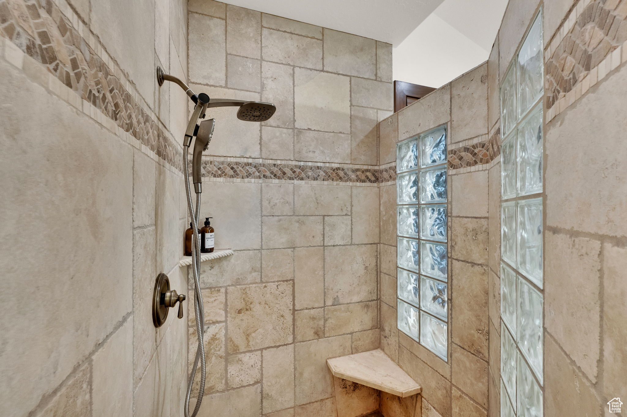 PARKWAY PALISADES - Residential