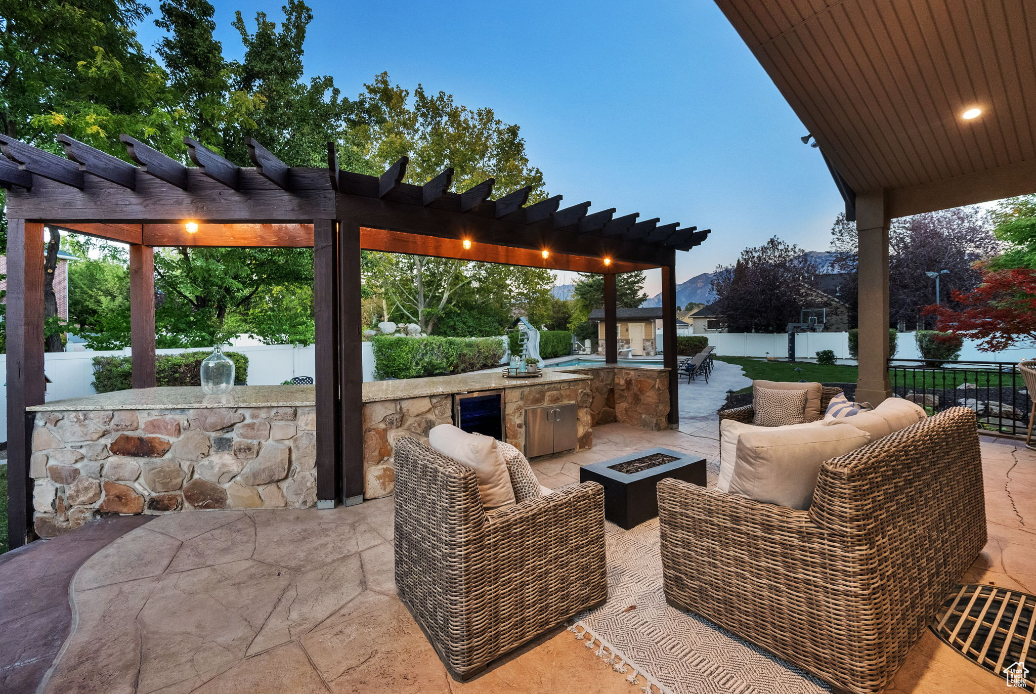 PARKWAY PALISADES - Residential