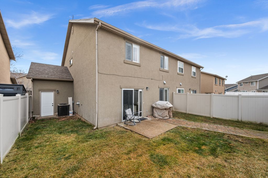 Photo of 14 W BELVEDERE WAY, Layton, UT 84041 (MLS # 2136792)