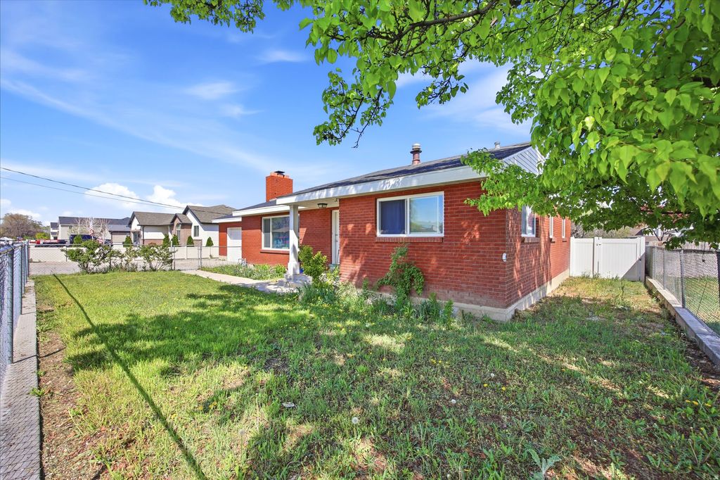 Photo of 4773 S SIMPER LN, Taylorsville, UT 84129 (MLS # 2149838)