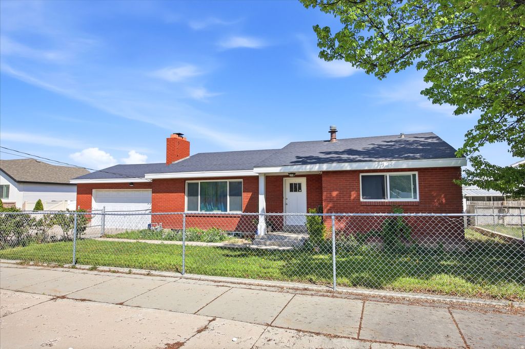 Photo of 4773 S SIMPER LN, Taylorsville, UT 84129 (MLS # 2149838)