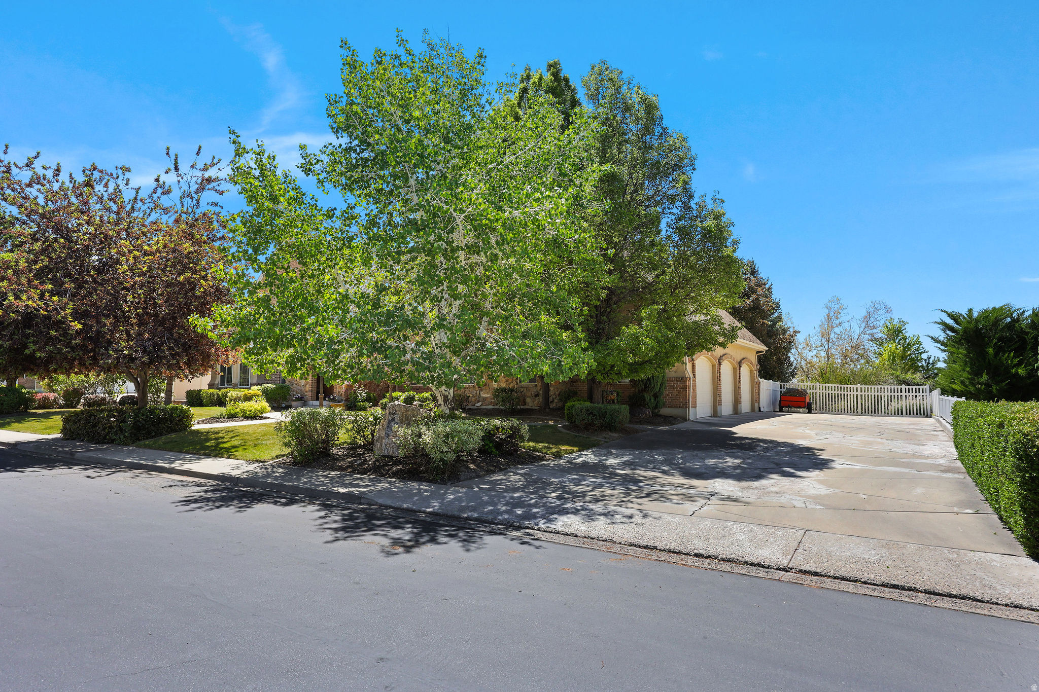 PHEASANT HOLLOW - Residential
