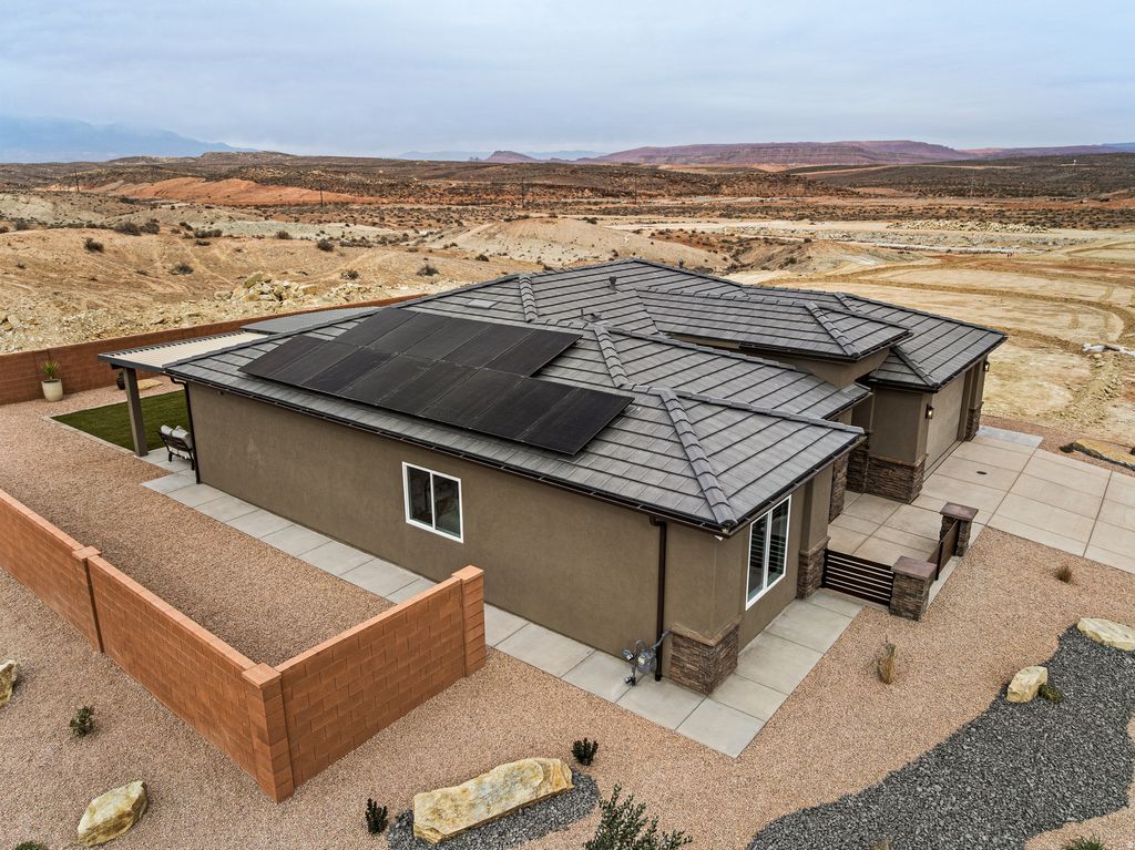 Photo of 2367 E MALITSOH WAY, Saint George, UT 84790 (MLS # 2137037)