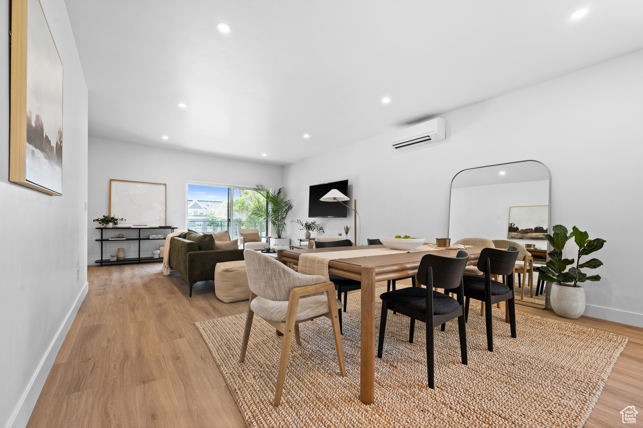 WOODLAND COMMONS - Residential