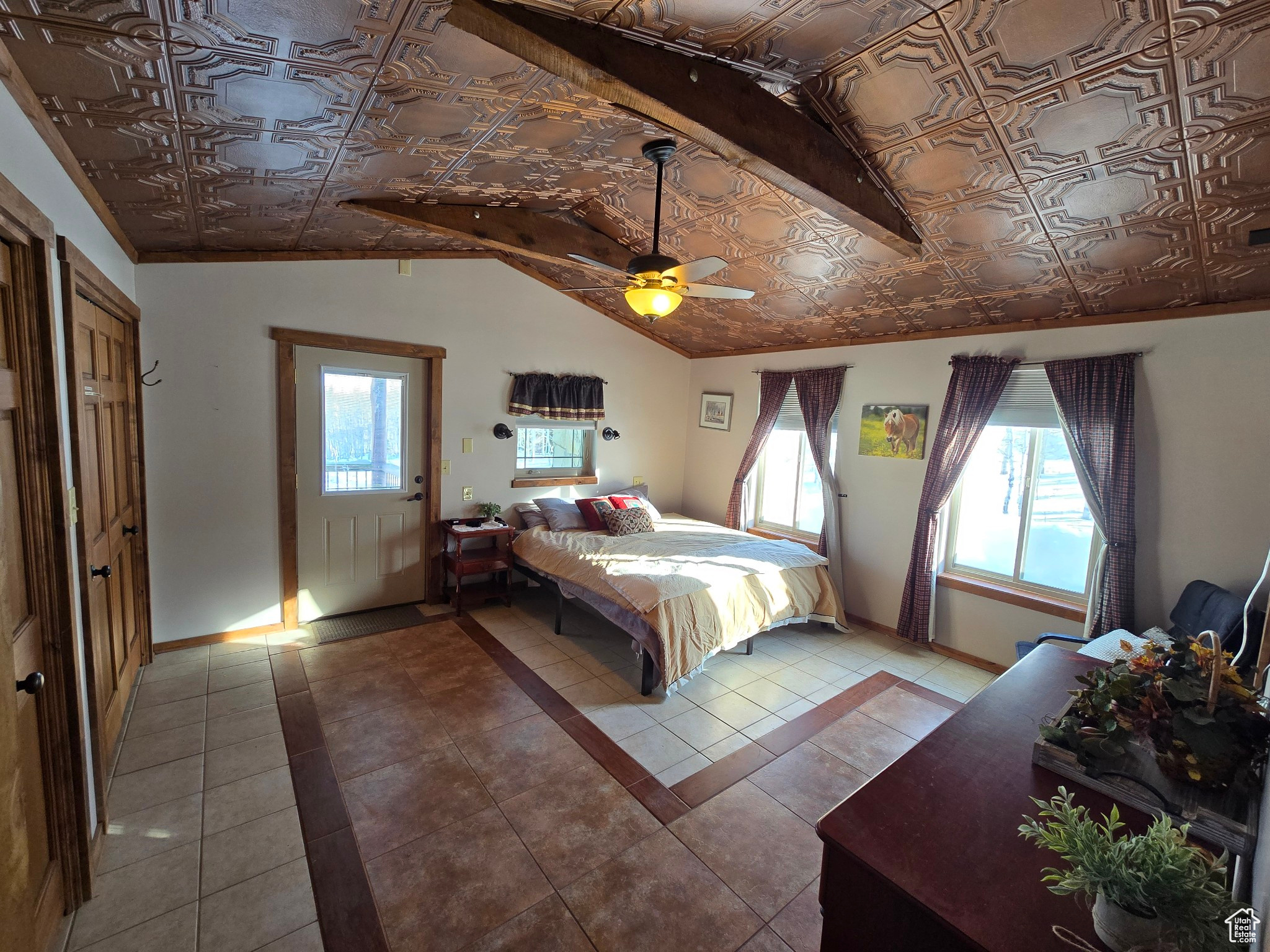 PINE MEADOW RANCH - Residential