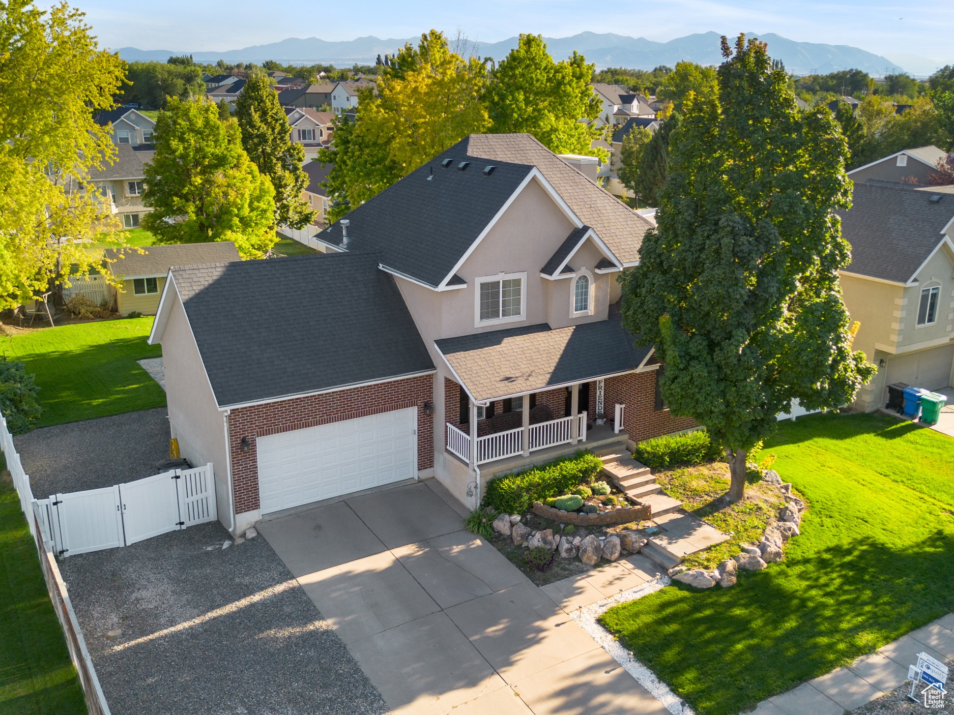 ARGYLE ACRES - Residential